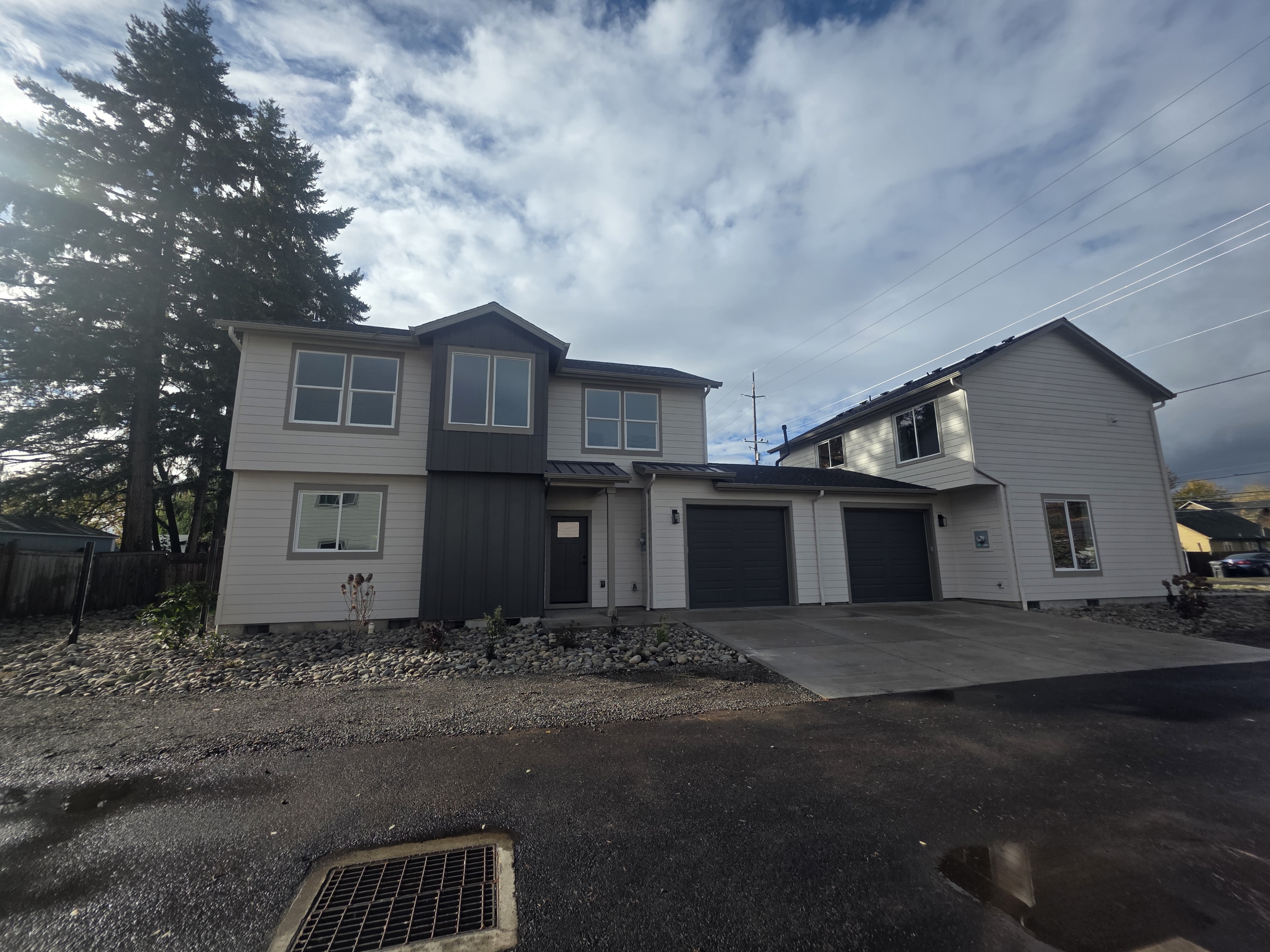 MHH8-18- 721 E St Independence, OR 97351 - 1