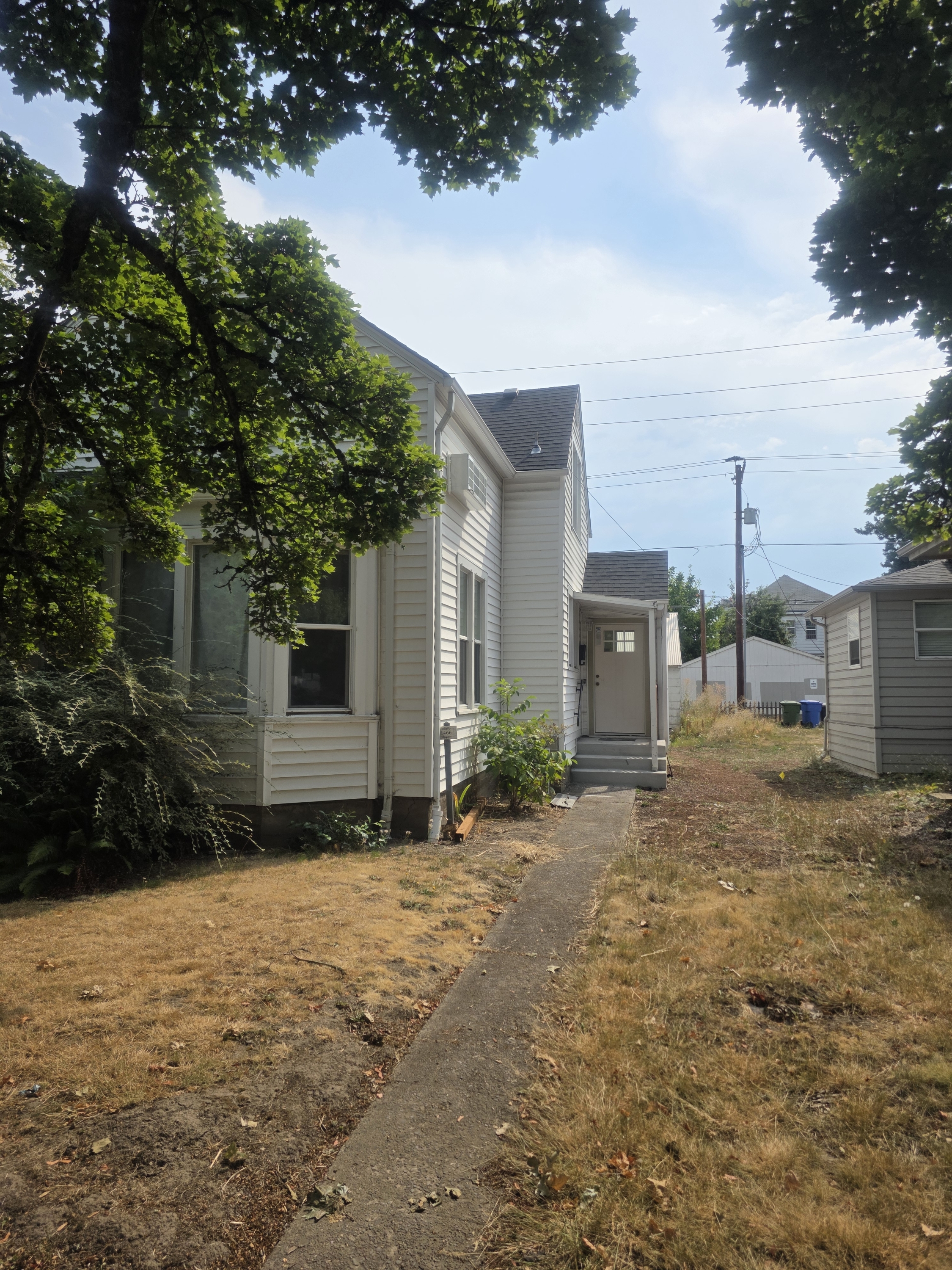 **1456 Liberty Street Northeast Unit #3 Salem, OR 97301 - 1